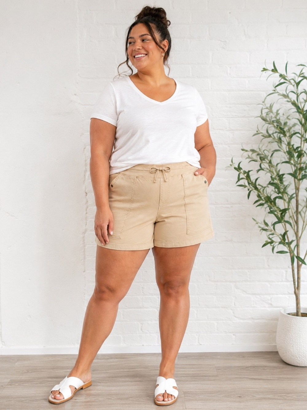 Plus Size Utility Shorts Beige – New Without Tags